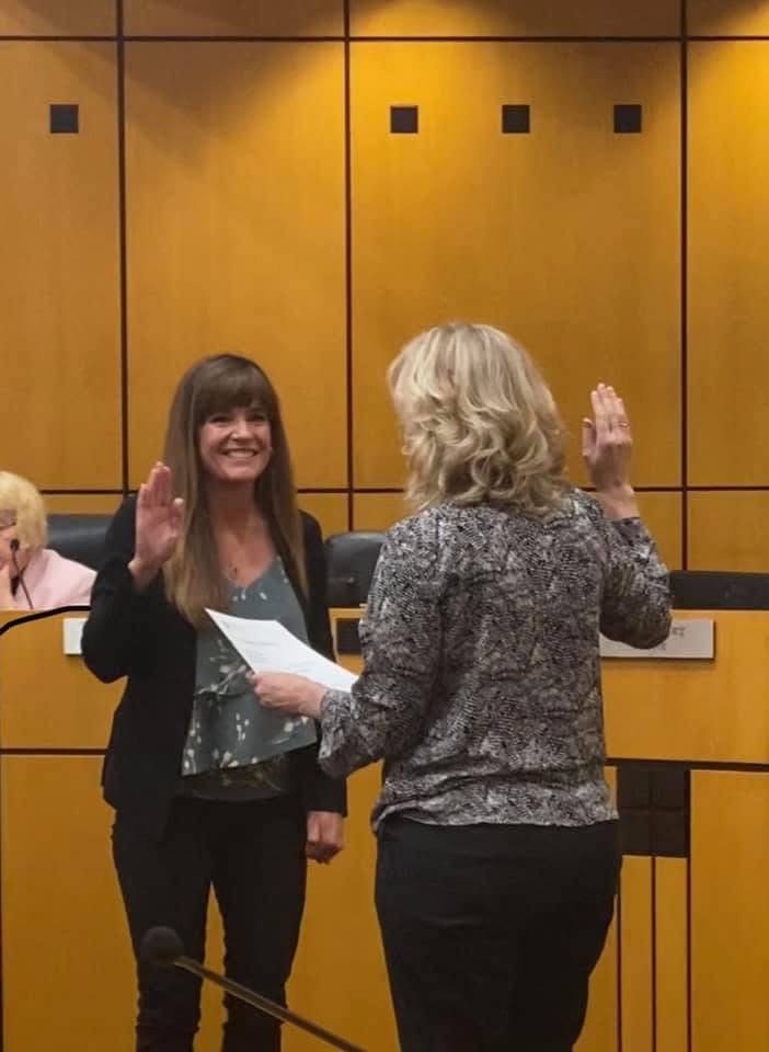Anne Barrington being sworn in to Parker Town Council